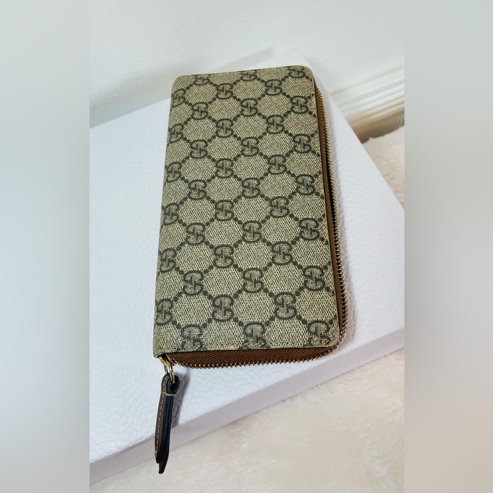 Gucci GG Authentic Supreme zip-around long wallet
